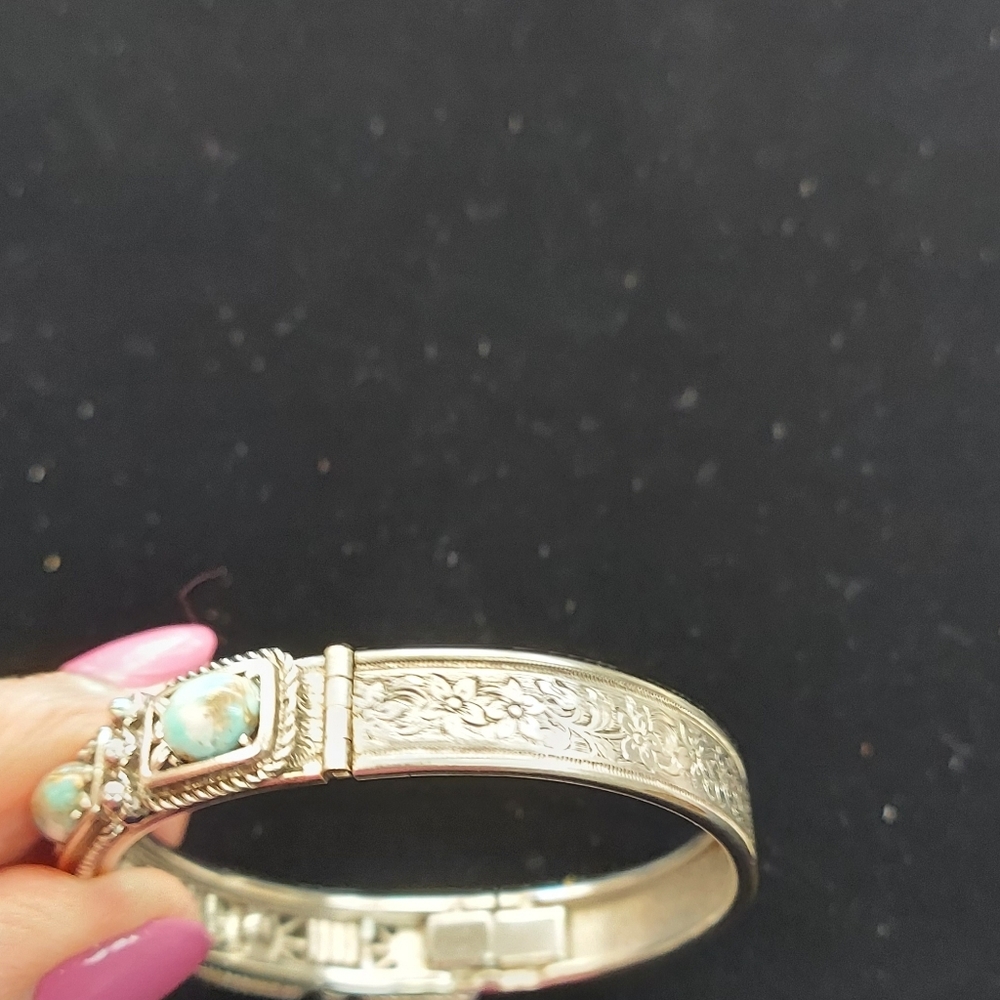 Turquoise and silver bangle - Picture 3 of 3